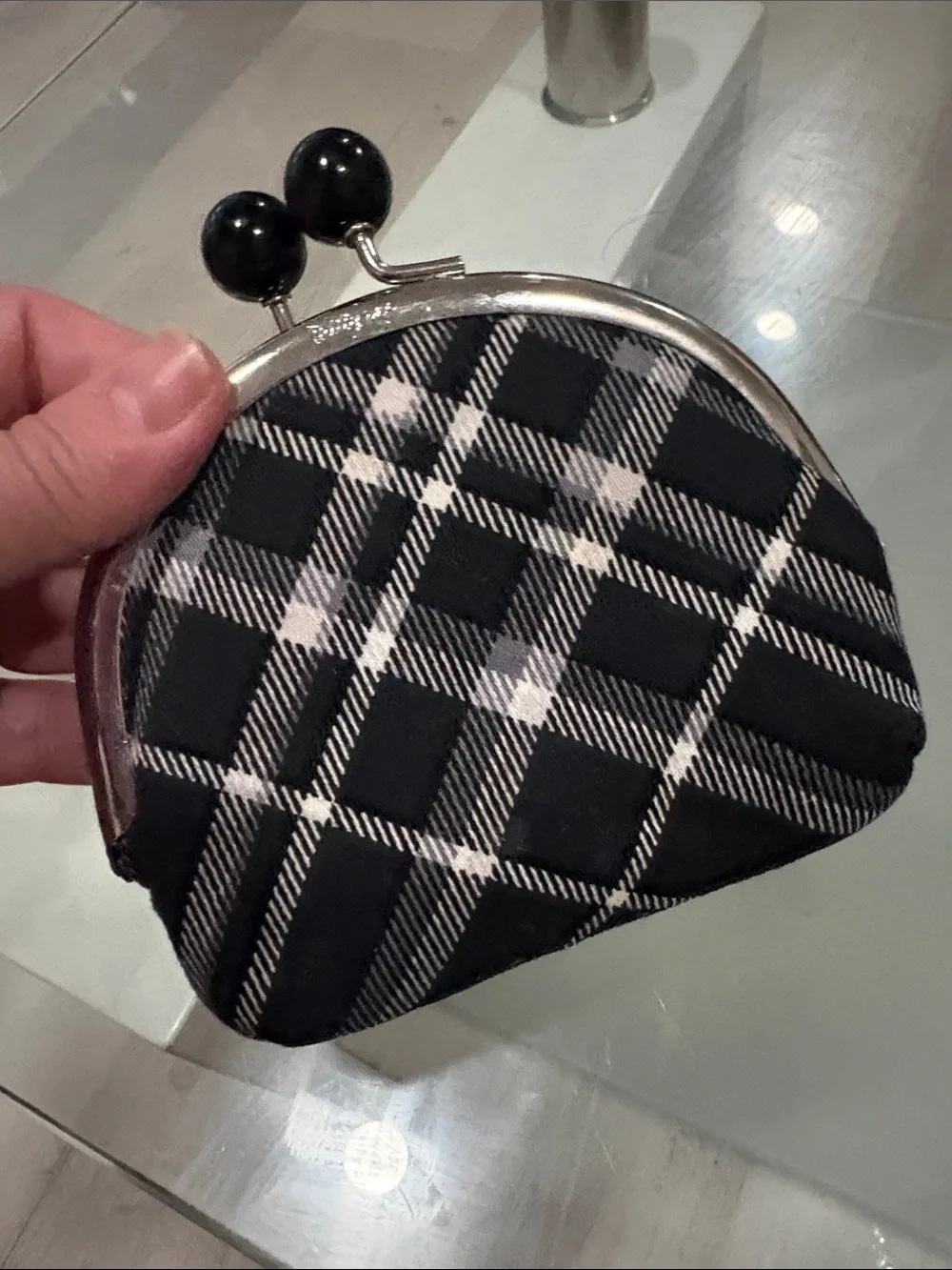 Thirty One 31 Double Pinch Coin Purse Black and White Plaid Kisslock